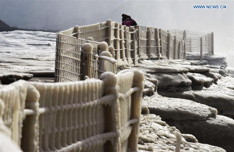 CHINA-SHANXI-HUKOU WATERFALL-WINTER SCENERY (CN)