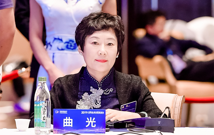 曲光：高效、成熟的私人銀行對(duì)國(guó)家和社會(huì)有積極的意義