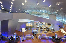 會場內部緊張籌備