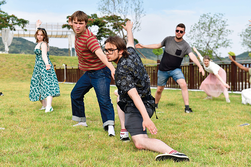 英國Z世代：為何“凝視”？