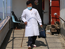 “戴假肢出診的山間醫生”方富光