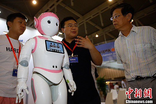 專家:服務機器人熱潮下需冷思考 “好戲還在后頭”