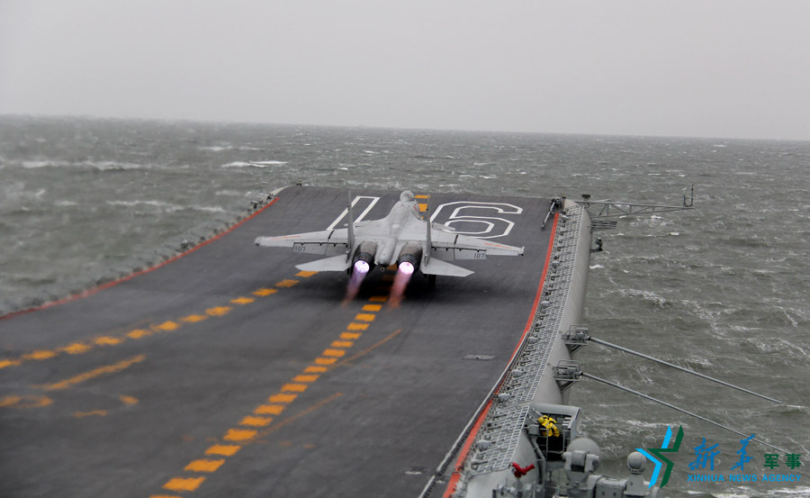 ↑資料圖片：艦載戰斗機起飛瞬間。