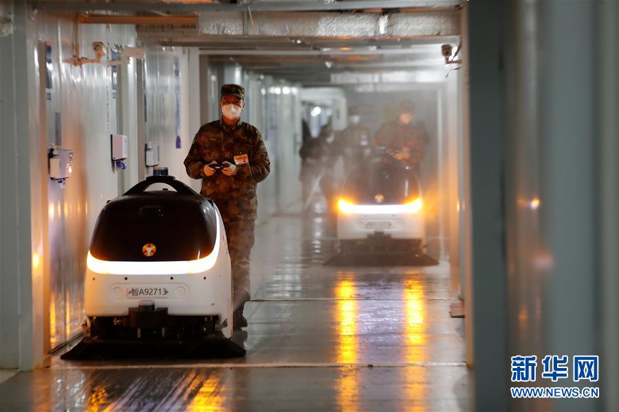 (一線抗疫群英譜·圖文互動(dòng))(2)二級(jí)軍士長(zhǎng)張鵬飛:“兵王”在此 有我無(wú)毒