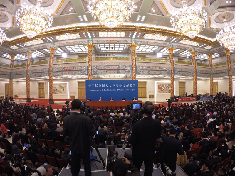 3月15日，國務院總理李克強在北京人民大會堂與中外記者見面，并回答記者提問。 新華社記者陳曄華攝
