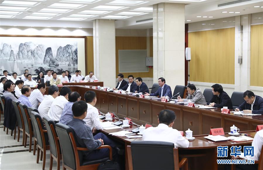 9月21日，中宣部在北京召開中央媒體駐外機(jī)構(gòu)外宣工作座談會(huì)。中共中央政治局委員、中央書記處書記、中宣部部長劉奇葆出席座談會(huì)并講話。新華社記者 謝環(huán)馳 攝 