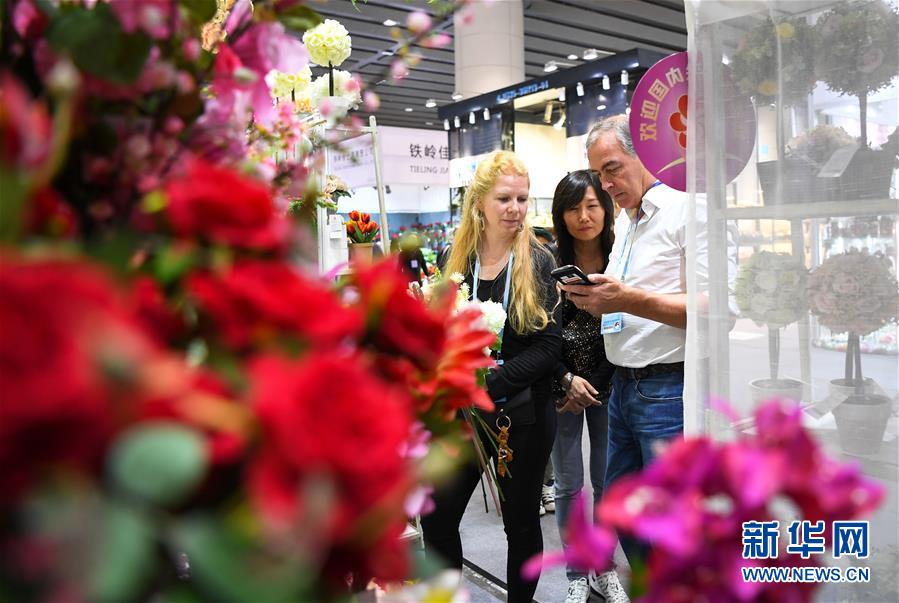 (新華全媒頭條·圖文互動(dòng))(2)揮寫(xiě)中國(guó)與世界交融發(fā)展新畫(huà)卷——以習(xí)近平同志為核心的黨中央引領(lǐng)中國(guó)深層次全方位開(kāi)放紀(jì)實(shí)