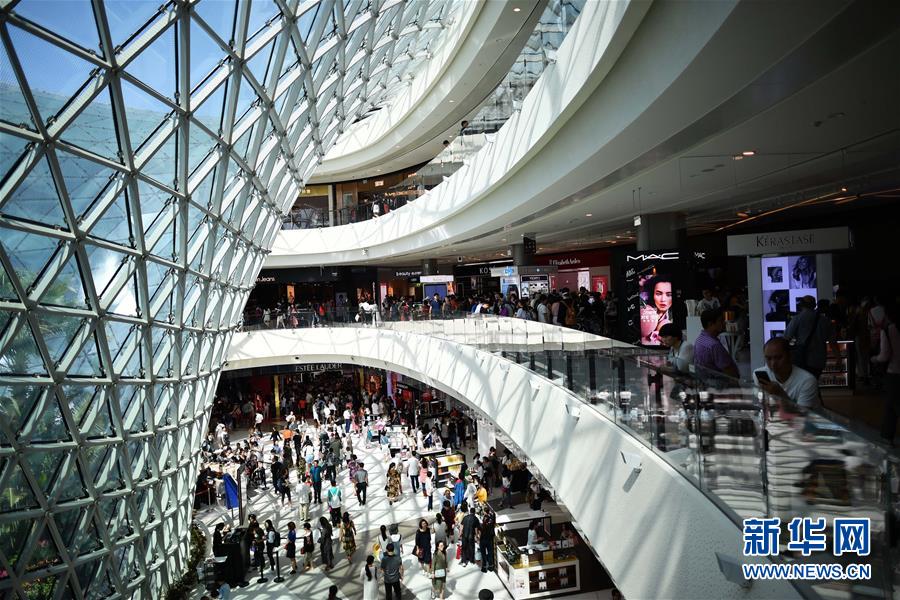 （在習(xí)近平新時(shí)代中國特色社會主義思想指引下·慶祝改革開放40周年·開放發(fā)展）（新華全媒頭條·圖文互動(dòng)）（2）開放中國：大門越開越大 道路越走越寬