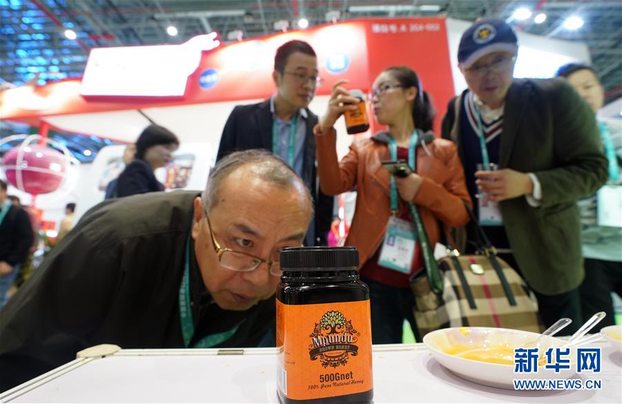 （在習(xí)近平新時(shí)代中國特色社會主義思想指引下·慶祝改革開放40周年·開放發(fā)展）（新華全媒頭條·圖文互動(dòng)）（6）開放中國：大門越開越大 道路越走越寬