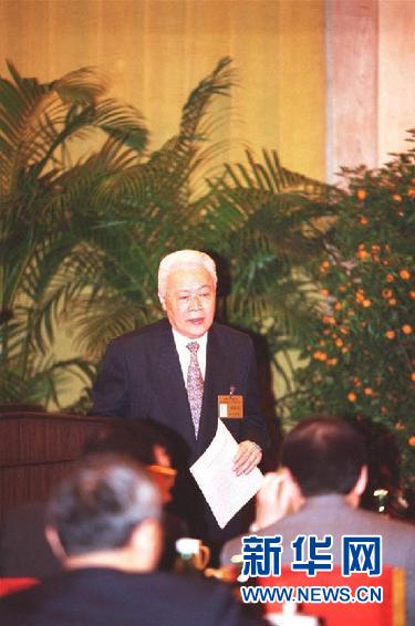 (改革先鋒風采·圖文互動)許崇德:學而為憲六十載