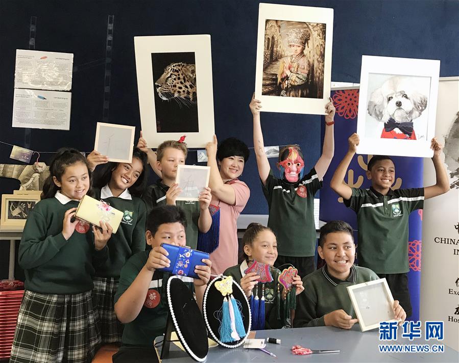 （兩會(huì)·基層代表履職故事）（5）全國(guó)人大代表孫艷玲：做好非遺事業(yè)，讓古老技藝活起來(lái)