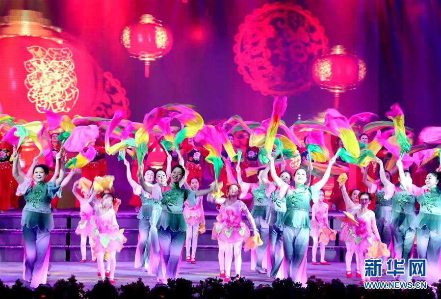 (在習近平新時代中國特色社會主義思想指引下——新時代新作為新篇章·圖文互動)(2)歡樂的“精氣神兒”從哪來?——“東北小延安”用“文化密鑰”解鎖基層治理