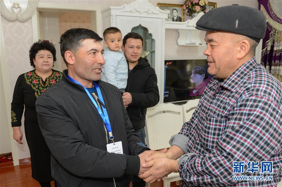 (代表委員履職·圖文互動(dòng))拉齊尼·巴依卡:不忘初心忠誠守護(hù)祖國邊疆