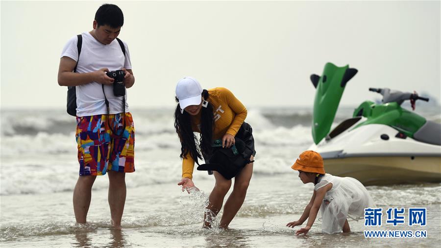 （壯麗70年 奮斗新時代——推動高質(zhì)量發(fā)展調(diào)研行·圖文互動）（7）近海能看鯨魚白海豚，廣西這片濱海旅游勝地啥來頭？