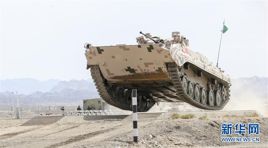 (圖文互動)(1)“國際軍事比賽-2019”:中國參賽隊刷新“蘇沃洛夫突擊”步戰(zhàn)車組單車賽紀錄