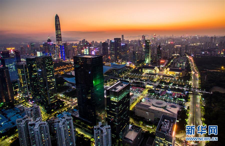 (壯麗70年·奮斗新時代——共和國發展成就巡禮·圖文互動)(2)南粵譜寫新篇章 敢為人先再出發——廣東70年跨越式發展紀實