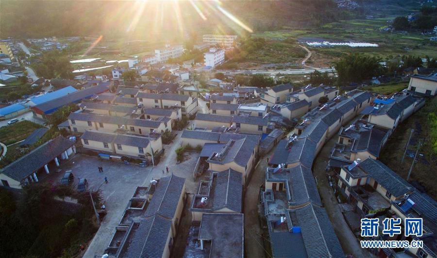 (新華全媒頭條·圖文互動)(5)讓各民族手足相親守望相助——以習近平同志為核心的黨中央關心少數(shù)民族和民族工作紀實