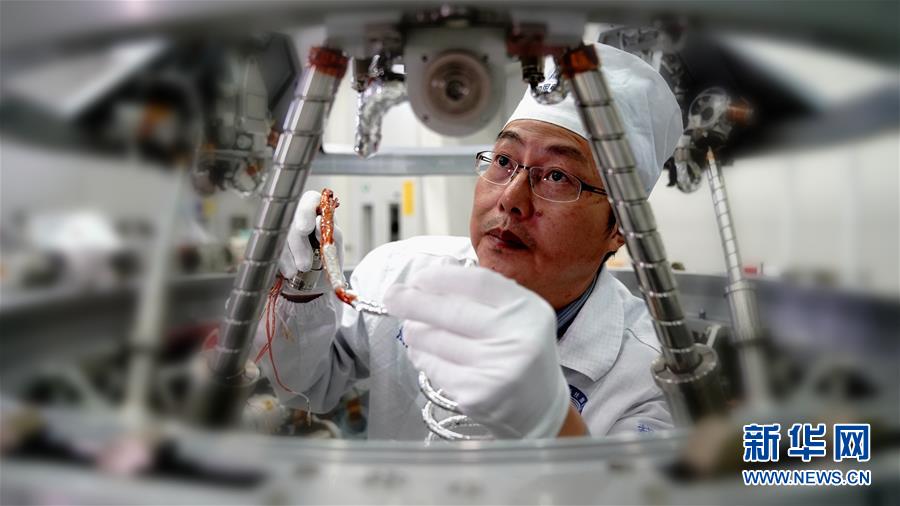 （德耀中華·圖文互動）（1）王曙群：“腳踏實地、仰望星空”的大國工匠