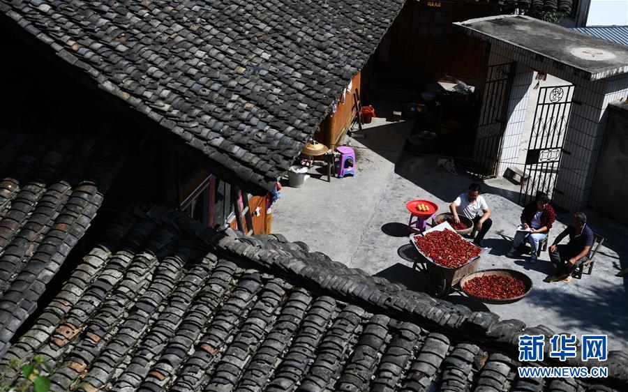 （新華全媒頭條·圖文互動）（3）干部去哪兒了？——貴州干部大規模下沉脫貧攻堅一線紀實