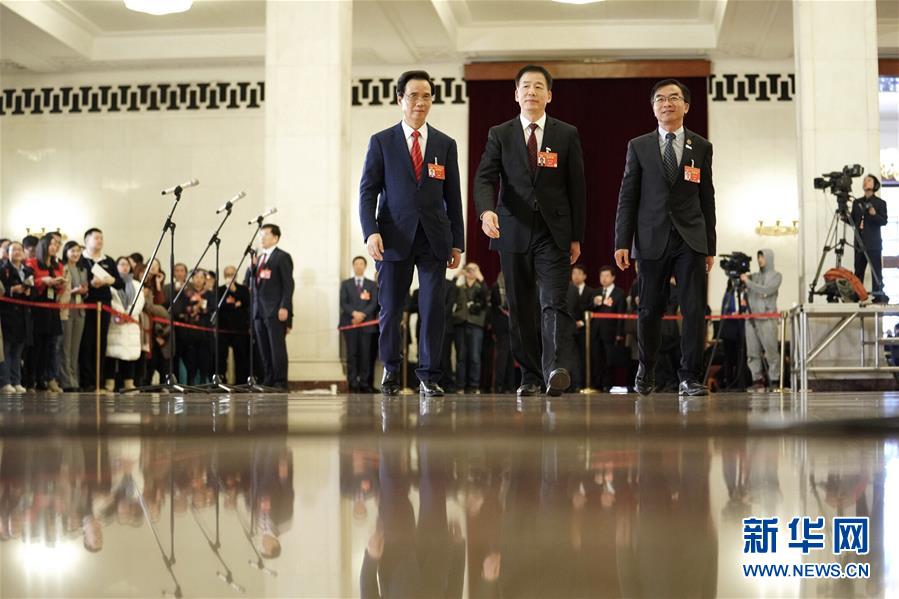 （兩會·面對面·XHDW）（23）全國政協委員接受采訪