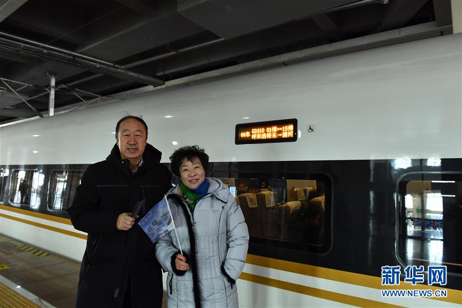 (新華全媒頭條·圖文互動)(5)草原高鐵乘風來 北疆唱響新“贊歌”