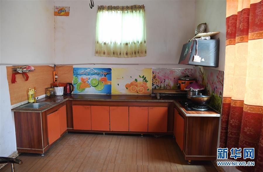 (決戰決勝脫貧攻堅·聚焦三區三州·圖文互動)(5)安居房里的新物件