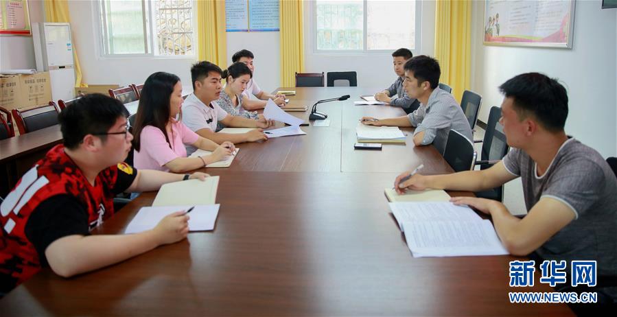  （新華全媒頭條·圖文互動）（4）青春，在希望的田野上——大別山區尋訪“城歸”大學畢業生