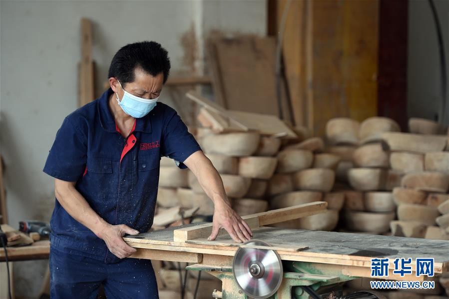  （新華全媒頭條·圖文互動）（5）青春，在希望的田野上——大別山區尋訪“城歸”大學畢業生