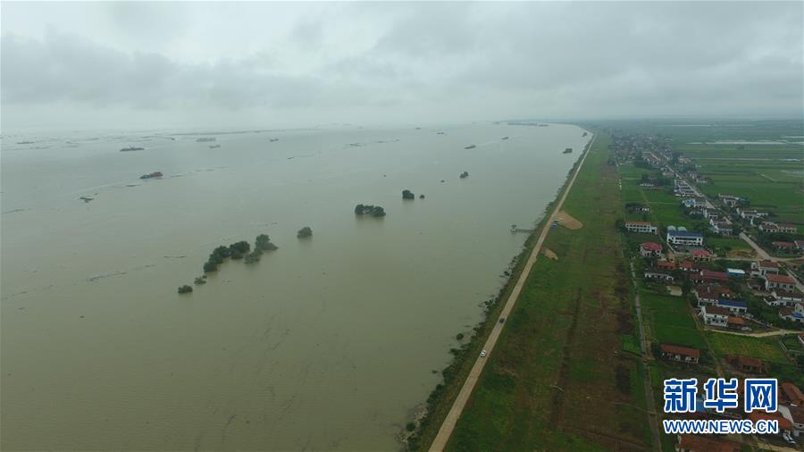 （防汛抗洪·圖文互動）（5）“險情不可怕，可怕的是不能及時發現險情”——洞庭湖巡堤查險現場直擊