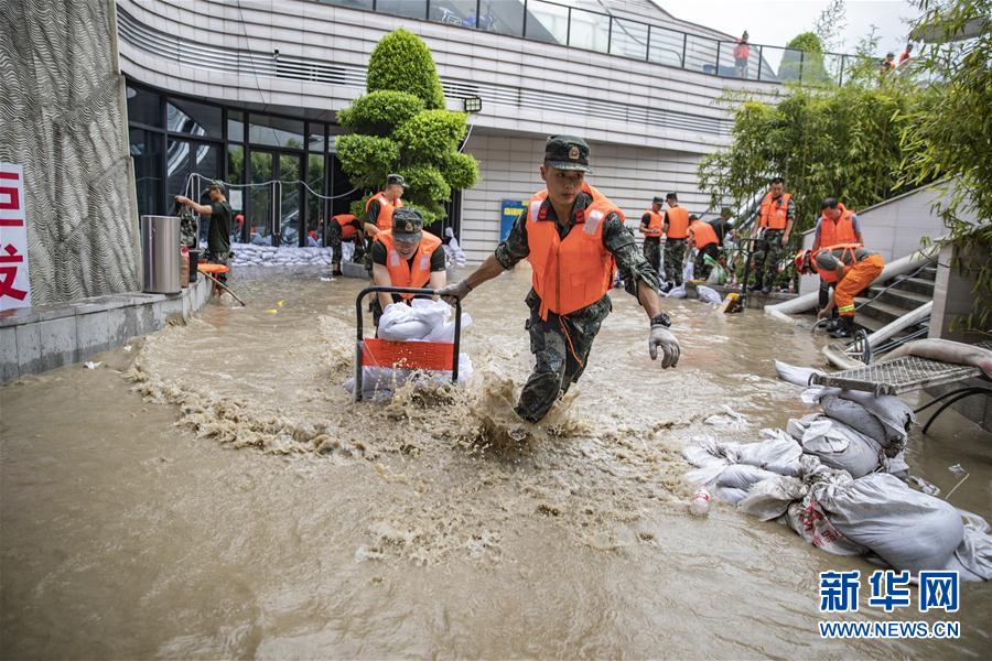 （防汛抗洪·圖文互動）（4）筑起防大汛的堅強防線——重慶防御長江、嘉陵江過境洪峰現場記錄