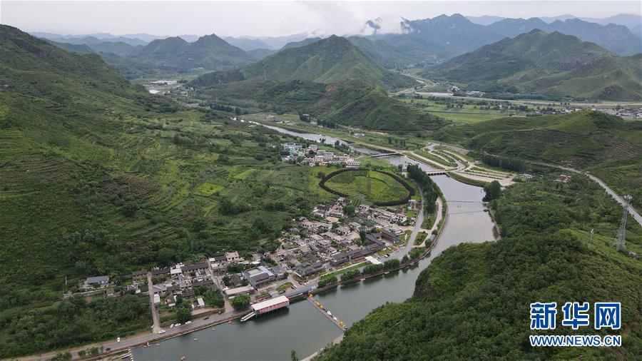 (新華全媒頭條·走向我們的小康生活·圖文互動)(5)長城腳下,小康村串成“珍珠鏈”