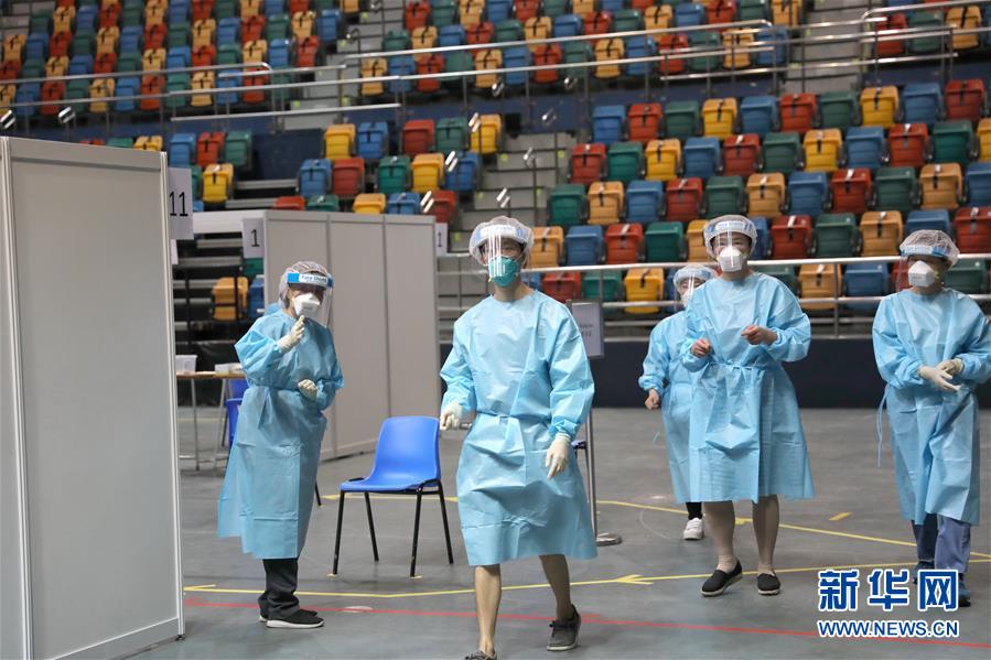 （圖文互動）（2）“身為醫(yī)護人員一分子，應該出來幫忙”——參與新冠病毒社區(qū)檢測的香港醫(yī)護人員速寫