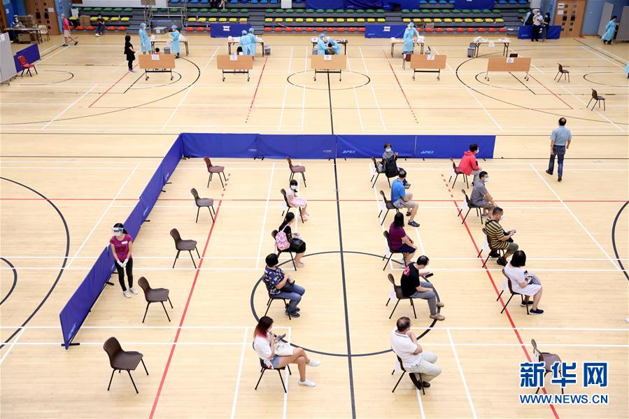 （圖文互動）（3）“身為醫(yī)護人員一分子，應該出來幫忙”——參與新冠病毒社區(qū)檢測的香港醫(yī)護人員速寫