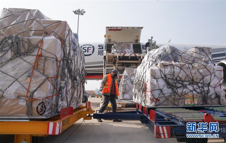 (新華全媒頭條·圖文互動)(4)同舟共濟(jì)戰(zhàn)“疫”記——中國抗擊新冠肺炎疫情全紀(jì)實(shí)