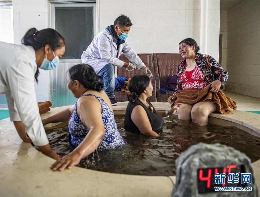 （新華全媒頭條·走向我們的小康生活·圖文互動）（10）扎西德勒，我們的新家園——西藏易地扶貧搬遷搬出幸福美好新生活
