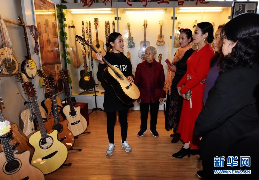 (全面建成小康社會(huì)“百城千縣萬村調(diào)研行”·圖文互動(dòng))(3)河北周窩:“音樂小鎮(zhèn)”奏響鄉(xiāng)村振興協(xié)奏曲