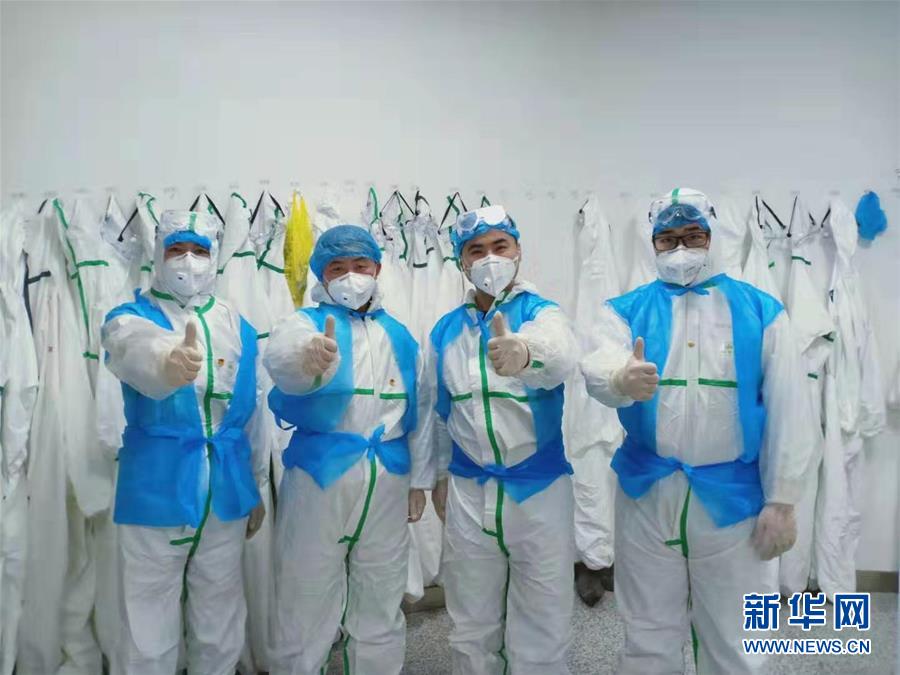 (習(xí)近平致敬的戰(zhàn)“疫”英雄·志愿者篇·圖文互動)(2)他們,微光成炬照征程