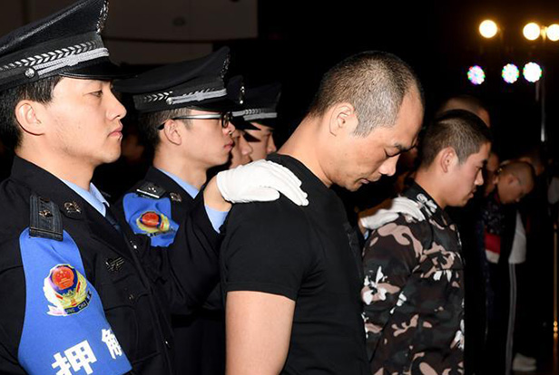 陜西省西安市新城區人民法院依法對韓某某等8人非法高利放貸、暴力討債涉黑一案公開宣判