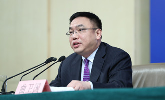 記者會主持人曲衛國