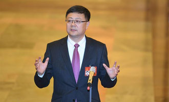 環保部部長接受采訪