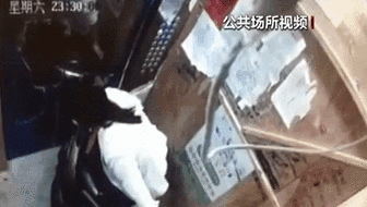 電梯內突發自燃 電動車進樓怎么禁？ 發現電瓶車有起火苗頭應立刻撤離