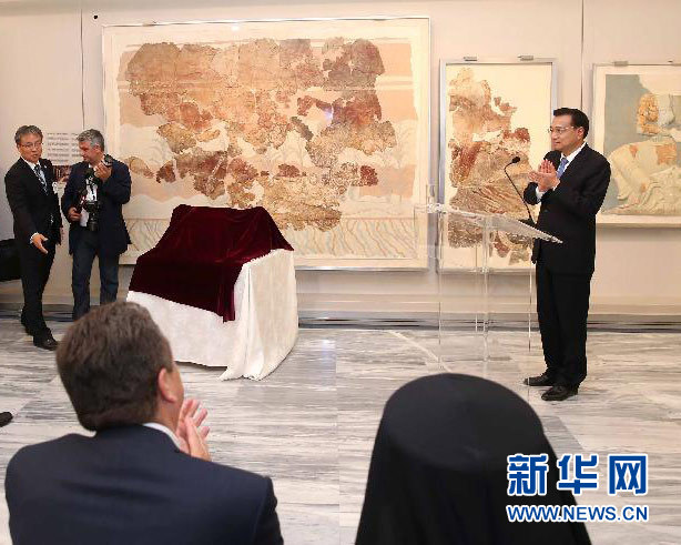 6月21日，國務(wù)院總理李克強與希臘總理薩馬拉斯共同出席希臘伊拉克利翁博物館新館開館儀式并發(fā)表講話。 新華社記者 龐興雷 攝 