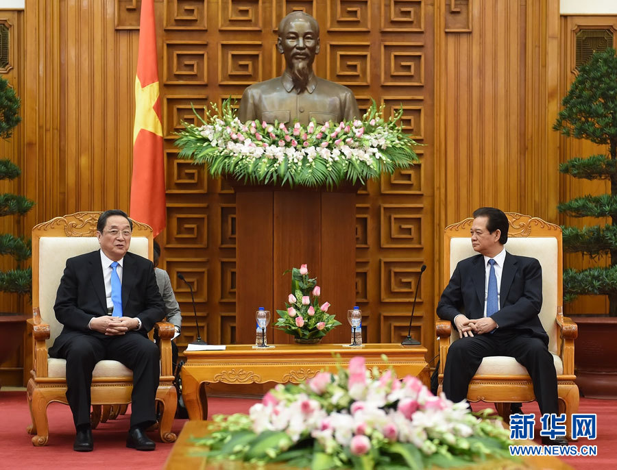 12月25日至27日，中共中央政治局常委、全國政協(xié)主席俞正聲對越南進(jìn)行正式訪問。這是12月26日，俞正聲在河內(nèi)會見越南政府總理阮晉勇。 新華社記者劉建生攝