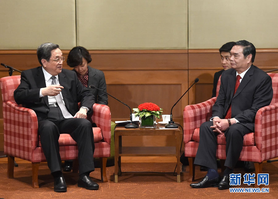 12月25日至27日，中共中央政治局常委、全國政協(xié)主席俞正聲對越南進(jìn)行正式訪問。這是12月25日，俞正聲在河內(nèi)會見越共中央書記處常務(wù)書記黎鴻英。 新華社記者劉建生攝