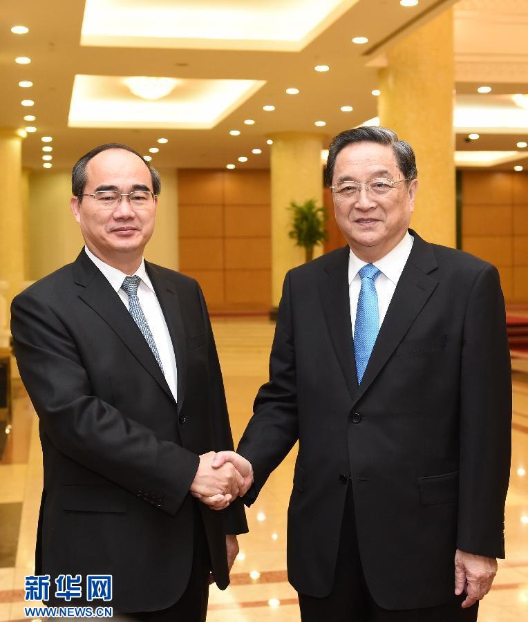 12月25日至27日，中共中央政治局常委、全國政協(xié)主席俞正聲對越南進(jìn)行正式訪問。這是12月26日，俞正聲在河內(nèi)與越南祖國陣線主席阮善仁舉行會談。 新華社記者劉建生攝