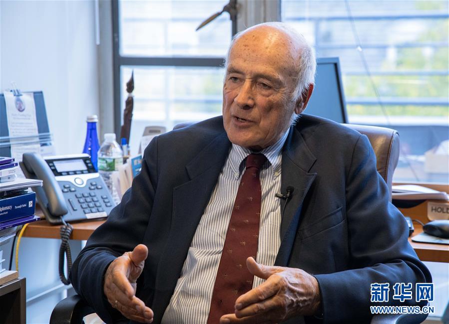 (新華全媒頭條·圖文互動(dòng))(1)特稿:以“小球”智慧 行大國之交——哈佛“中國通”談中美關(guān)系