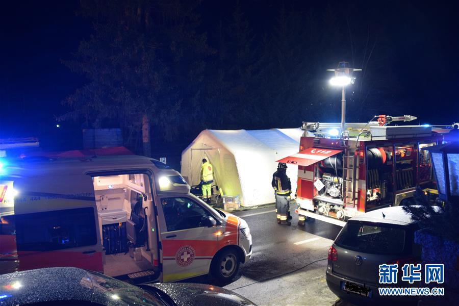 (國際)(1)意大利北部發生交通事故致6名德國游客死亡
