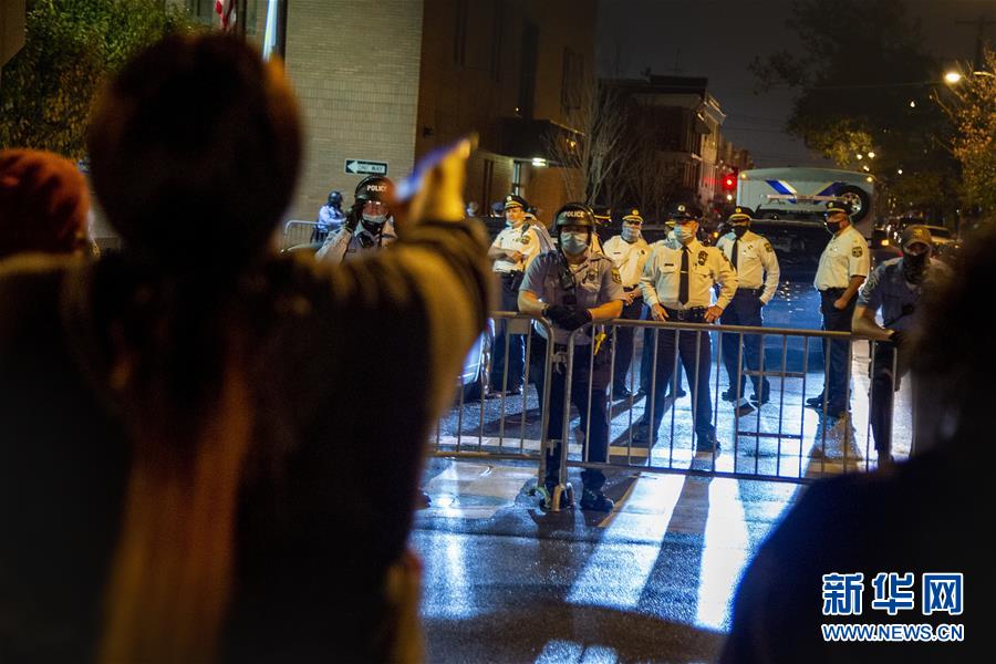 (國際)(2)美國費城警察槍殺黑人引發抗議沖突約30名警察受傷